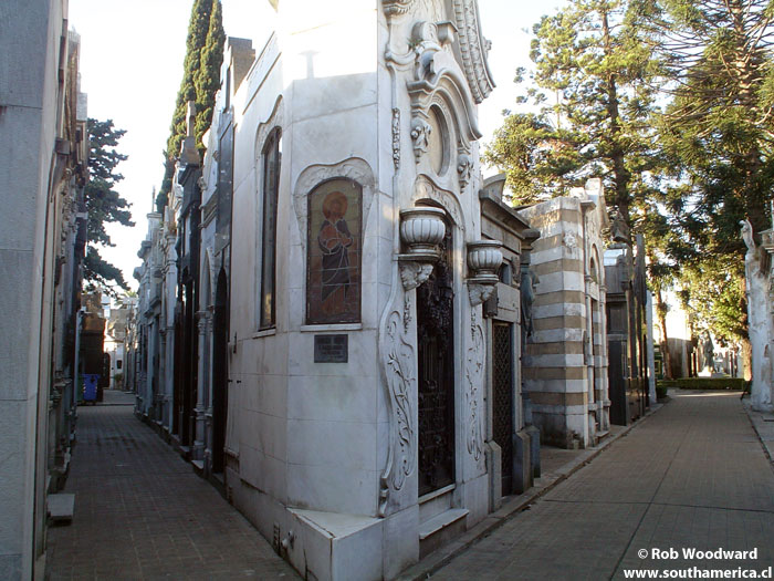 One of the many corners at the Cementerio Recoleta Cemetery