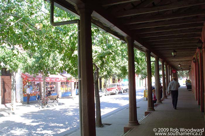 The front of some shops in Curepto, Chile