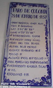 The tile with information about the Lighthouse of Colonia del Sacramento