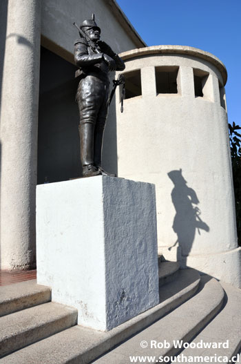 Escuela Militar Statue