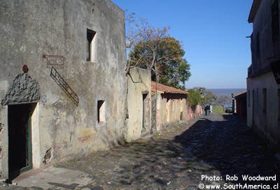 Looking down Calle de los Suspiros in Colonia, Uruguay