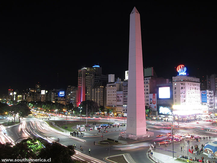 The obelisk of Buenos Aires at night